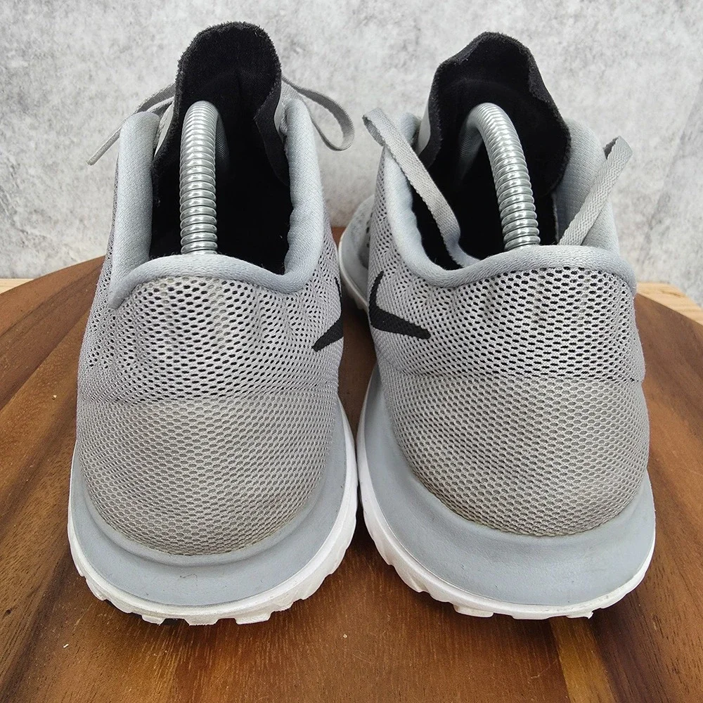 Nike Mens FS Lite Run 2 Running Shoes Mens 10 Gray Black  Sneakers 685266-011‎